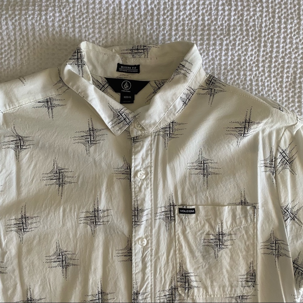Volcom Button Up - Picture 2 of 3